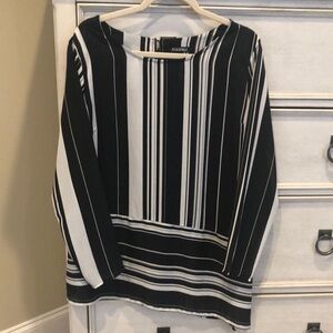 Roz&Ali  Women's Black and White Striped Top